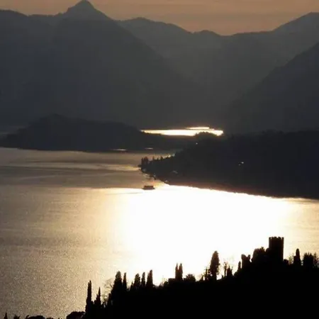 Apartamento Casa Chicca - Relaxing Between Lake And Castle Varenna