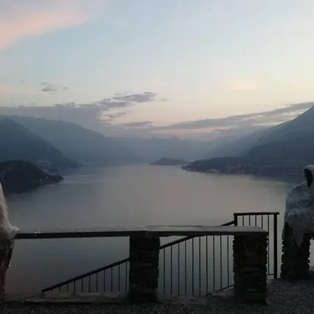 Casa Chicca - Relaxing Between Lake And Castle Varenna